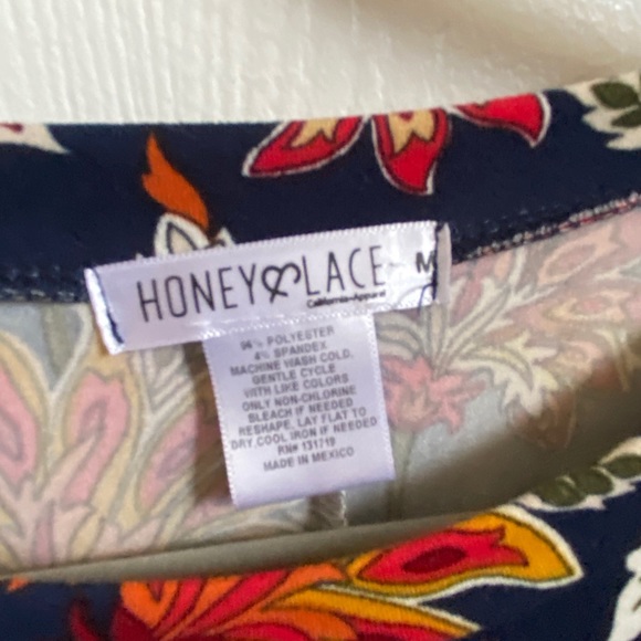 Honey and Lace Dress - Picture 3 of 3